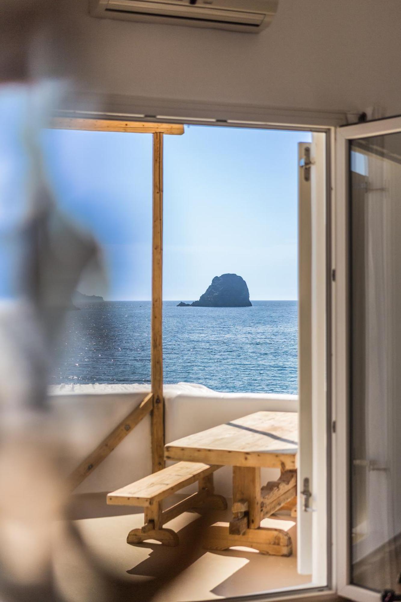 Salt Suites Milos Pollonia Ngoại thất bức ảnh