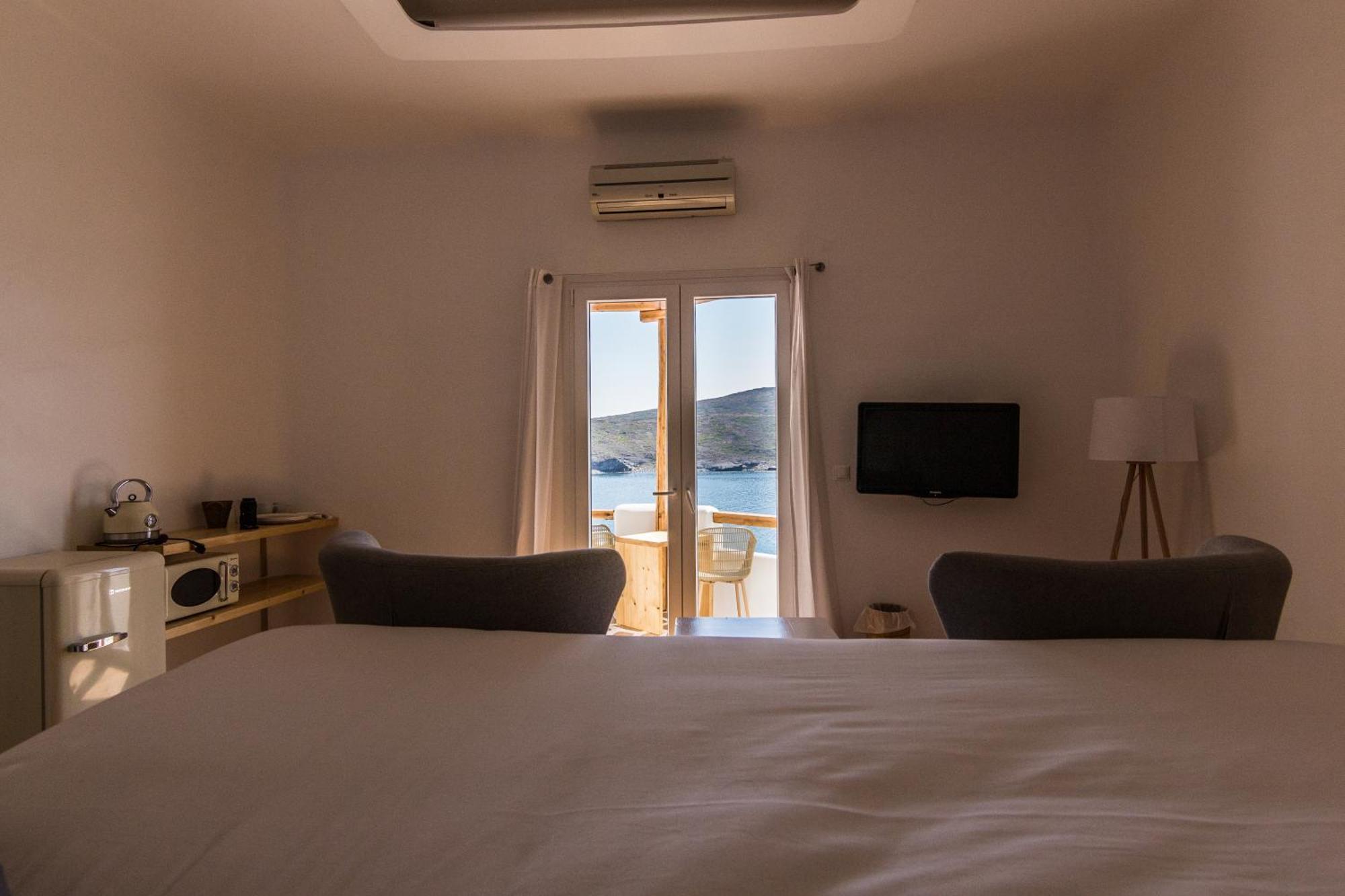 Salt Suites Milos Pollonia Ngoại thất bức ảnh