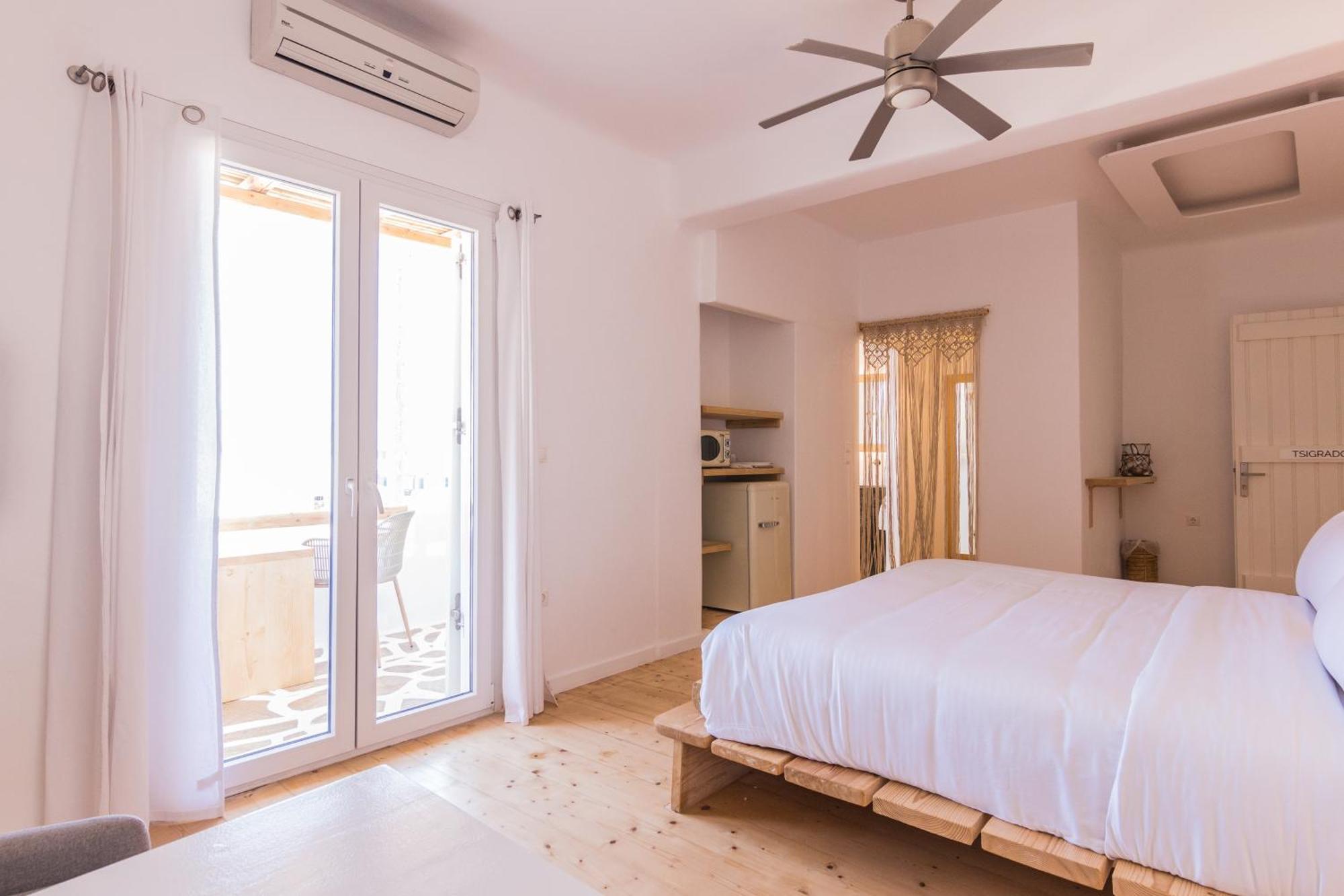 Salt Suites Milos Pollonia Ngoại thất bức ảnh